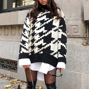 Robe pull motif géométrique