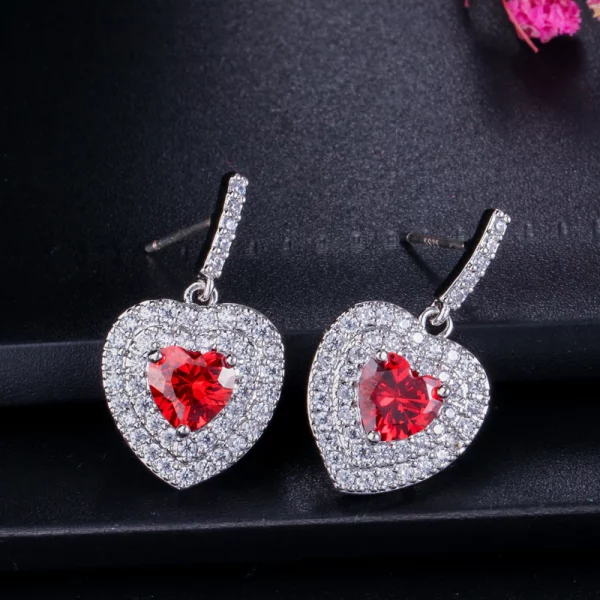 boucle d'oreille coeur rouge