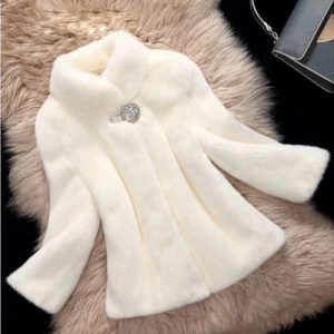 veste fourrure blanche